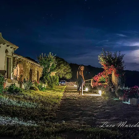 L' Incantu Bed & Breakfast *